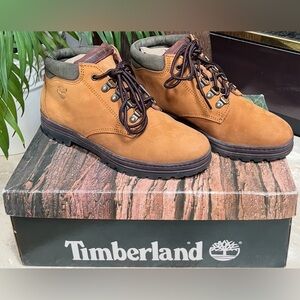 NWT Timberland Women's Colby Plain Chukka LBR Bootie